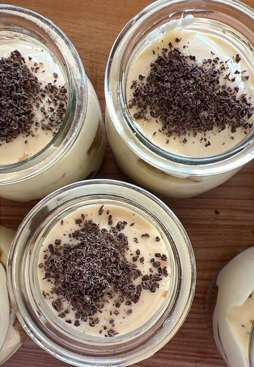 Frascos de postre vistos desde arriba